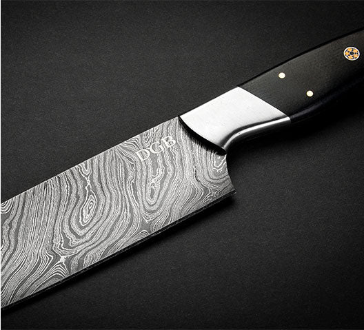 Blade Narratives: Engraved Personalized Knives